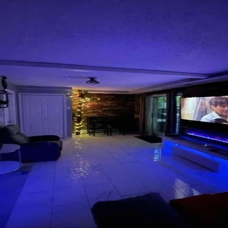 Brooklyn Spacious Space With Private Entrance, Bathroom, & Backyard - Full-Kitchen ニューヨーク エクステリア 写真