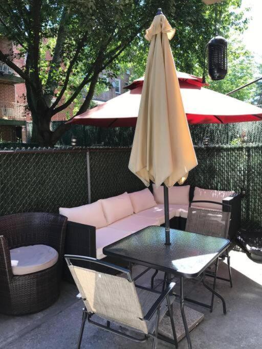 Brooklyn Spacious Space With Private Entrance, Bathroom, & Backyard - Full-Kitchen ニューヨーク エクステリア 写真