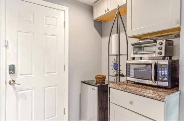 Brooklyn Spacious Space With Private Entrance, Bathroom, & Backyard - Full-Kitchen ニューヨーク エクステリア 写真